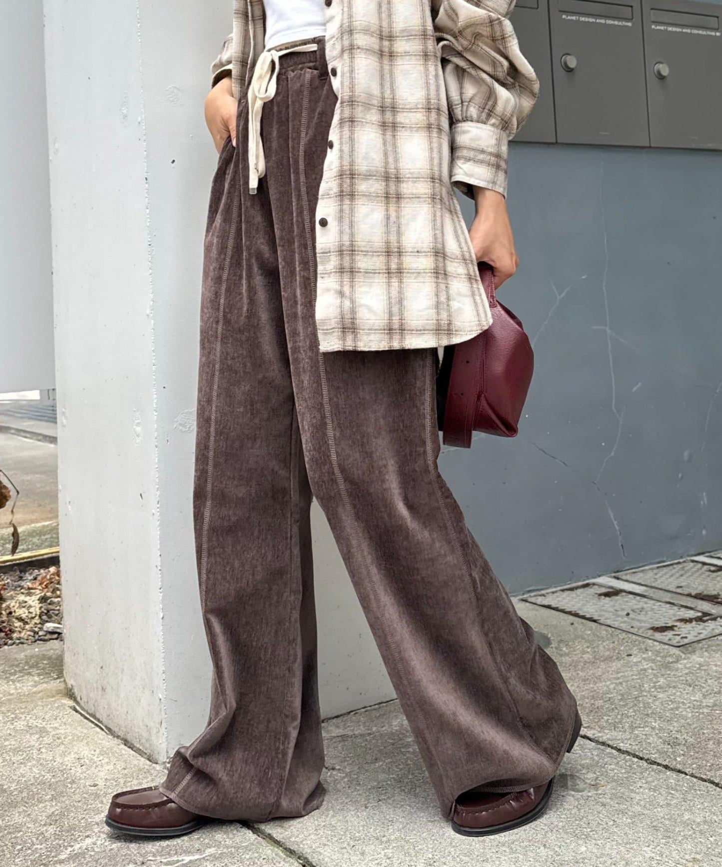 【提升時尚感】絨面綁帶闊腿褲