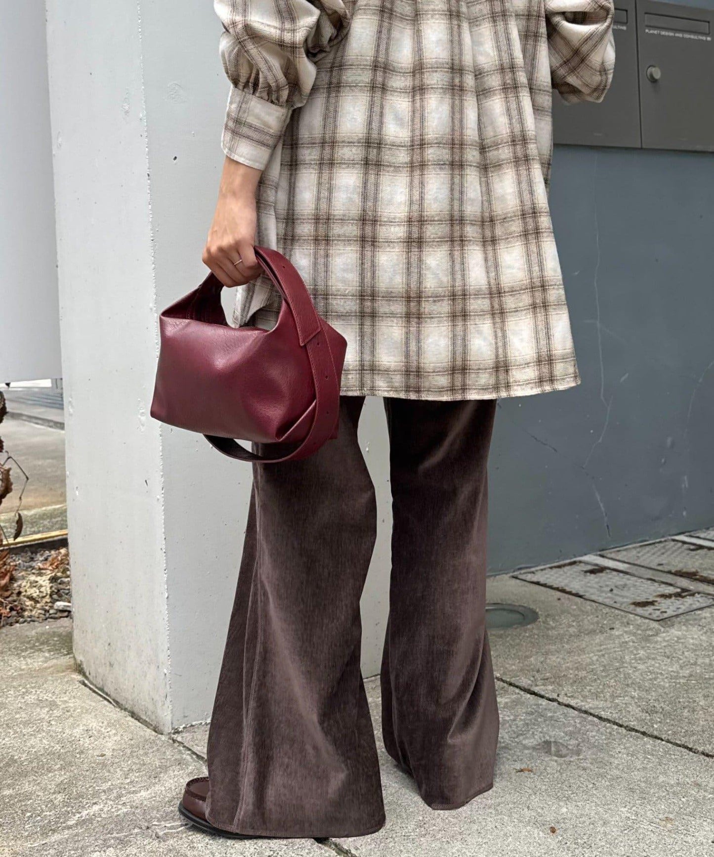 【提升時尚感】絨面綁帶闊腿褲