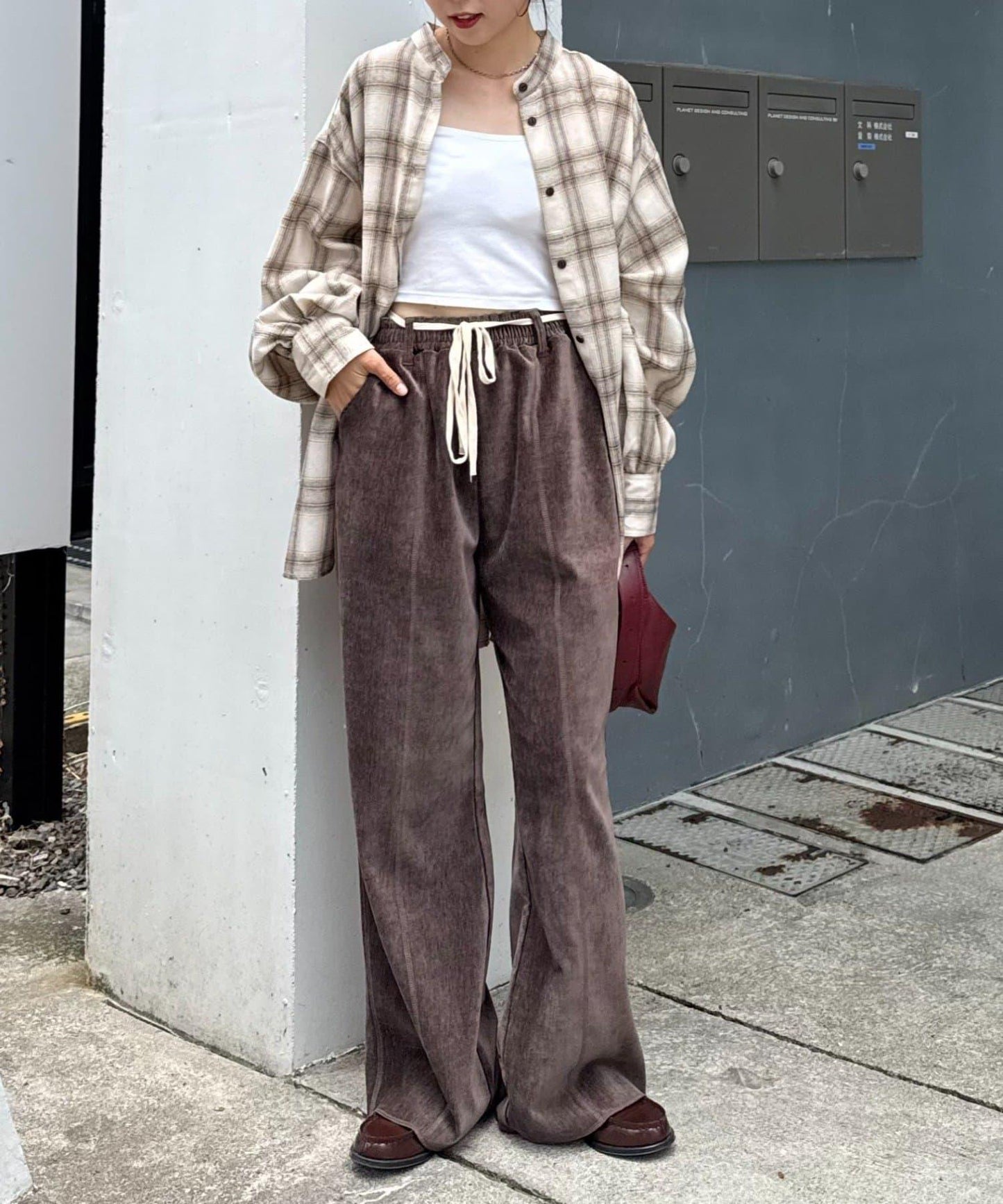 【提升時尚感】絨面綁帶闊腿褲