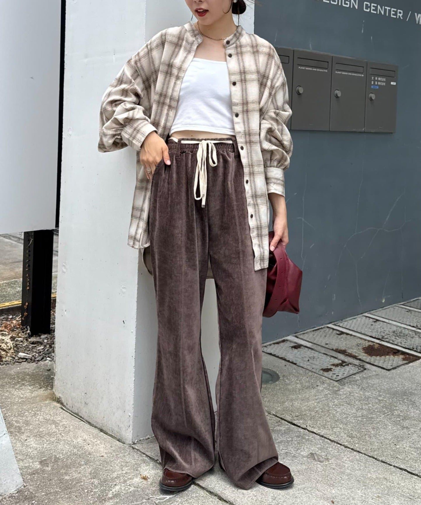 【提升時尚感】絨面綁帶闊腿褲