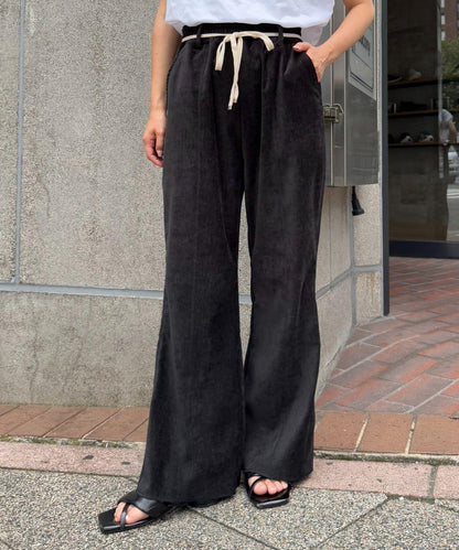 【提升時尚感】絨面綁帶闊腿褲