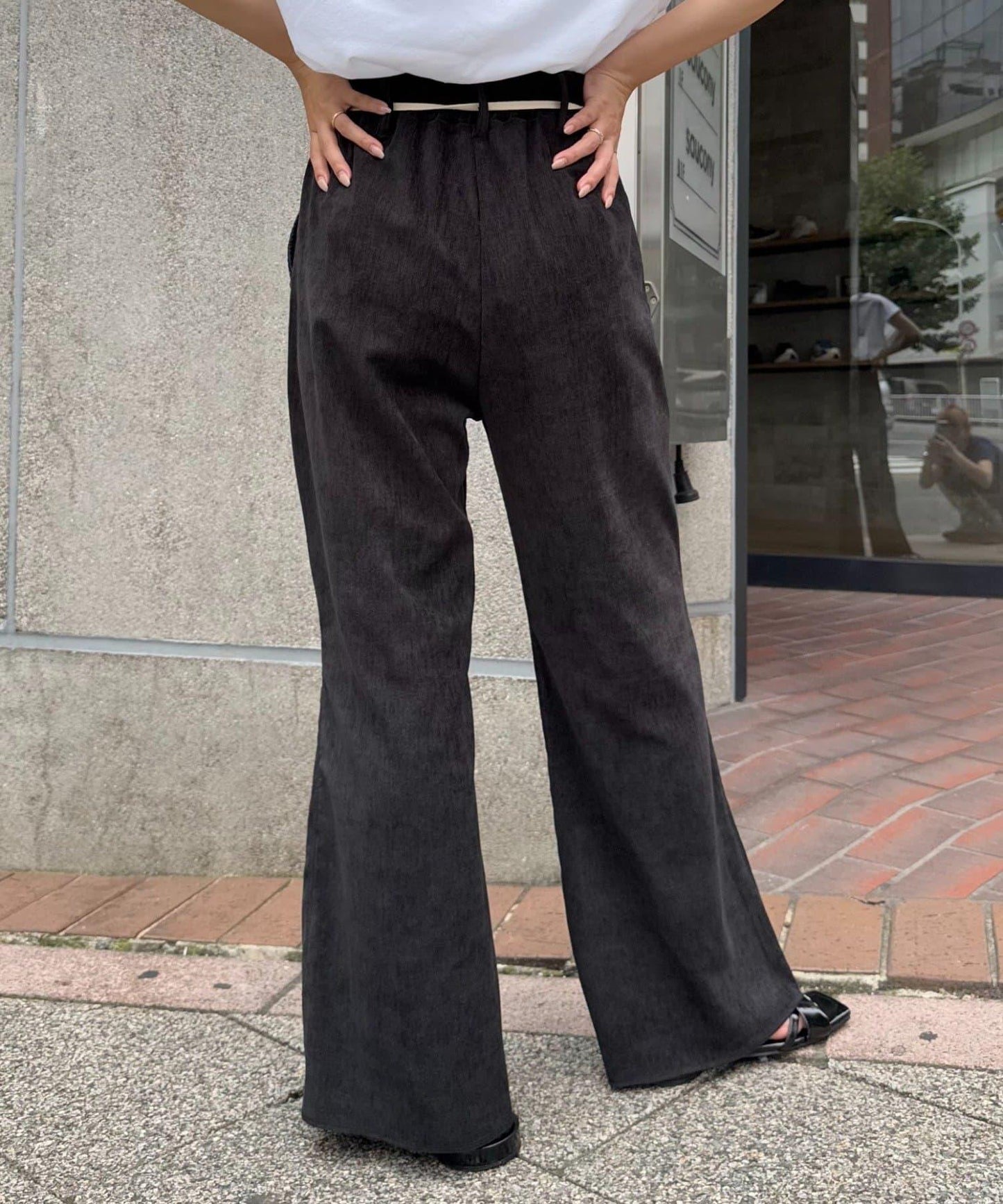 【提升時尚感】絨面綁帶闊腿褲
