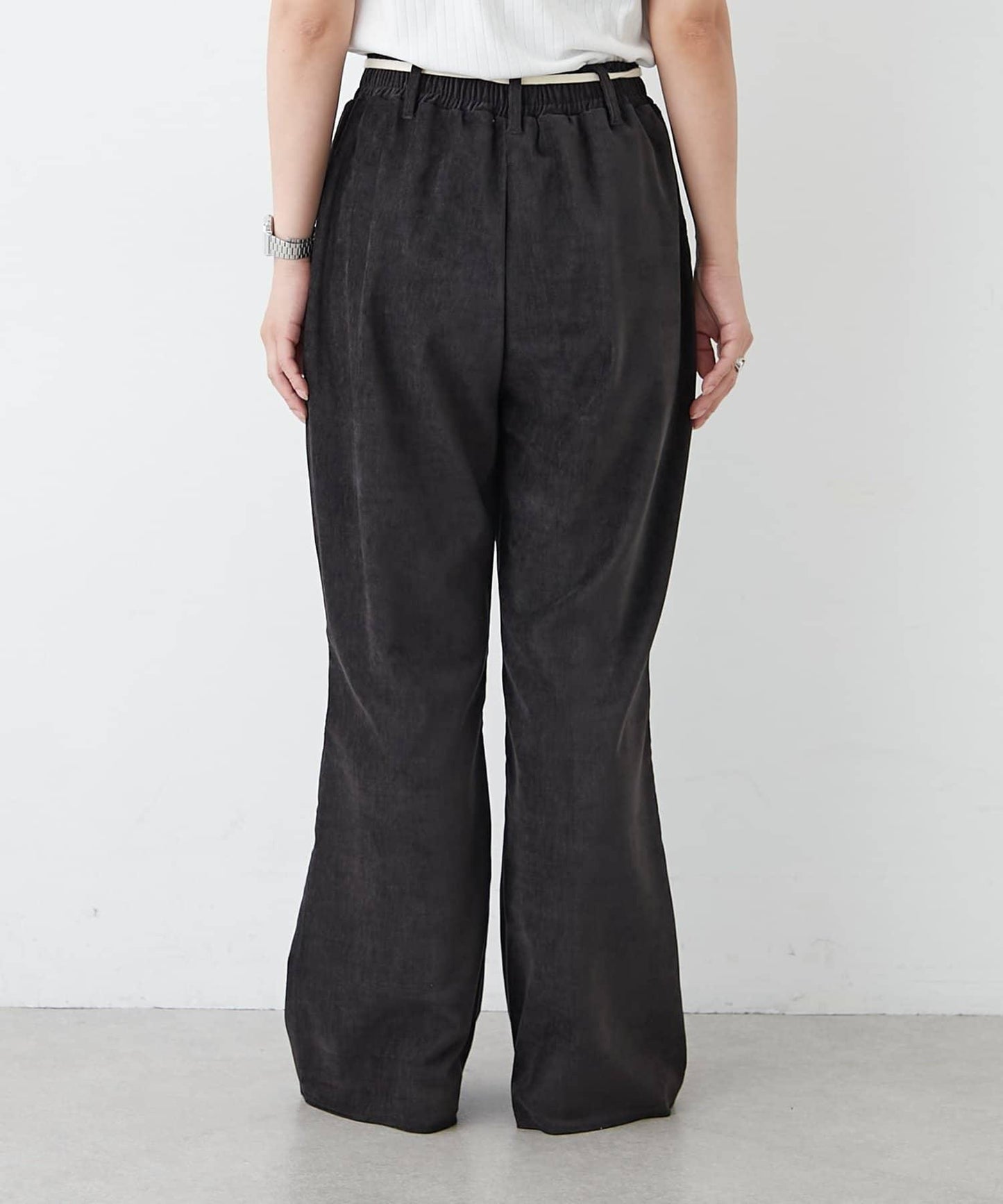【提升時尚感】絨面綁帶闊腿褲