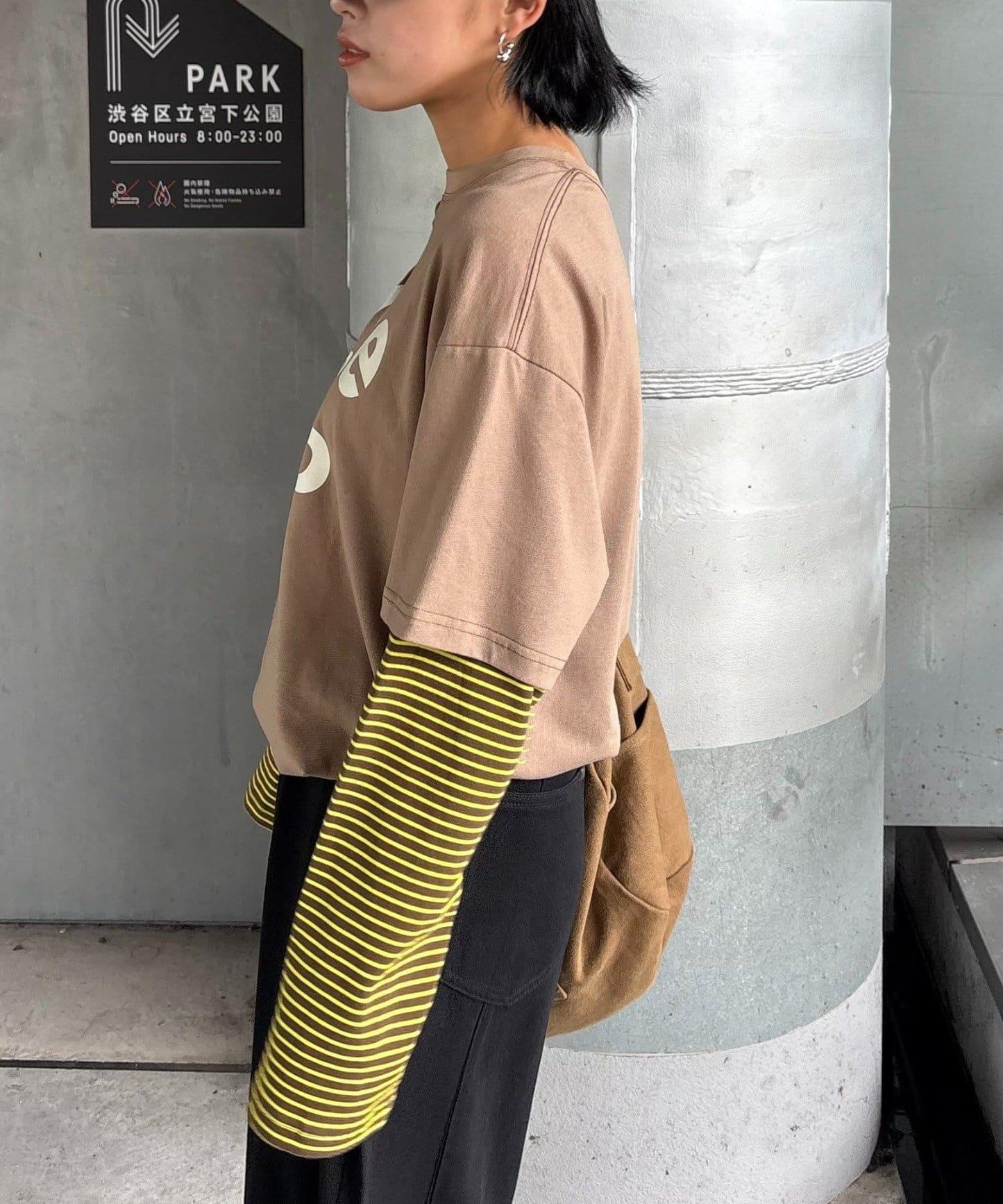 【男女通用】疊層條紋logo短袖T恤