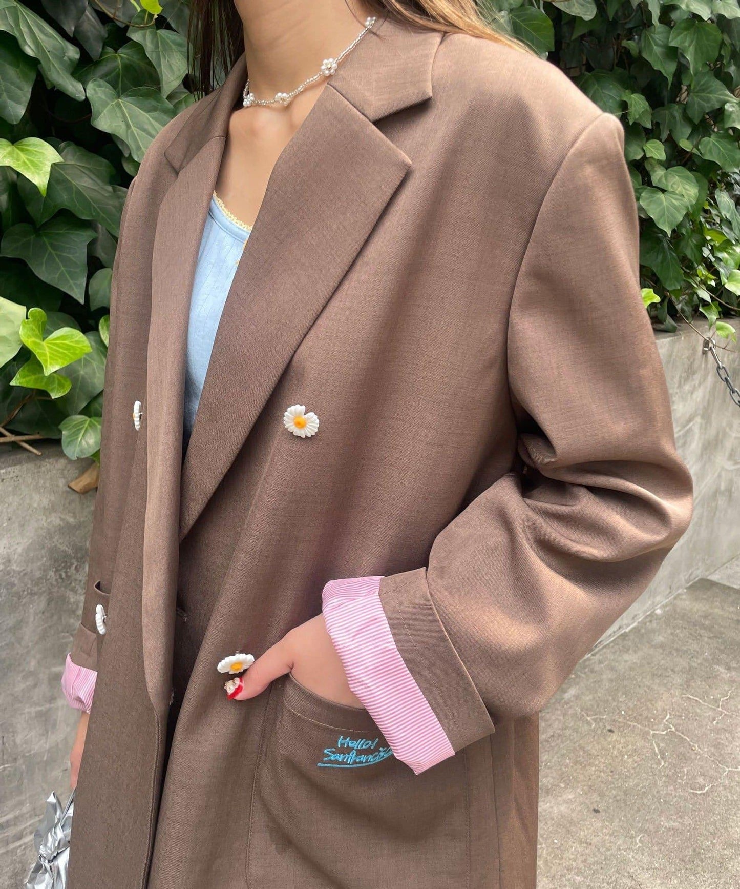 【HELLO.SANFRANCISCO/你好，舊金山】名字刺繡雛菊扣大號夾克