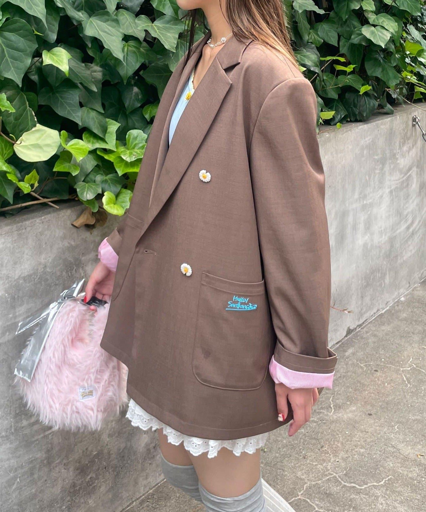 【HELLO.SANFRANCISCO/你好，舊金山】名字刺繡雛菊扣大號夾克