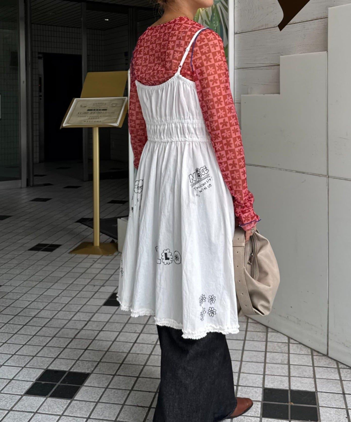 H.S塗鴉風印花蕾絲背心連衣裙