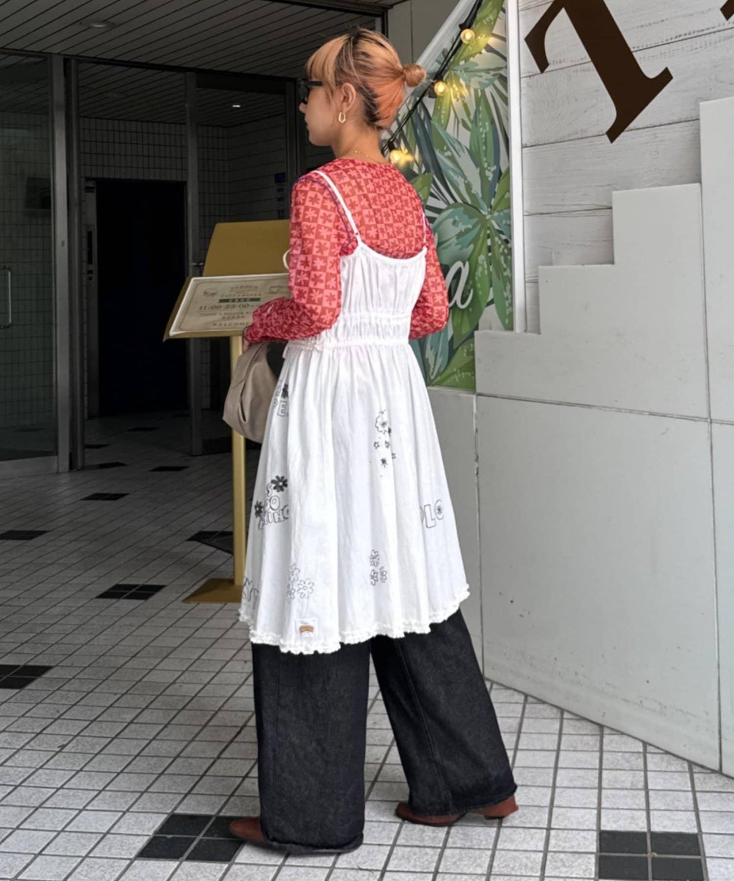 H.S塗鴉風印花蕾絲背心連衣裙