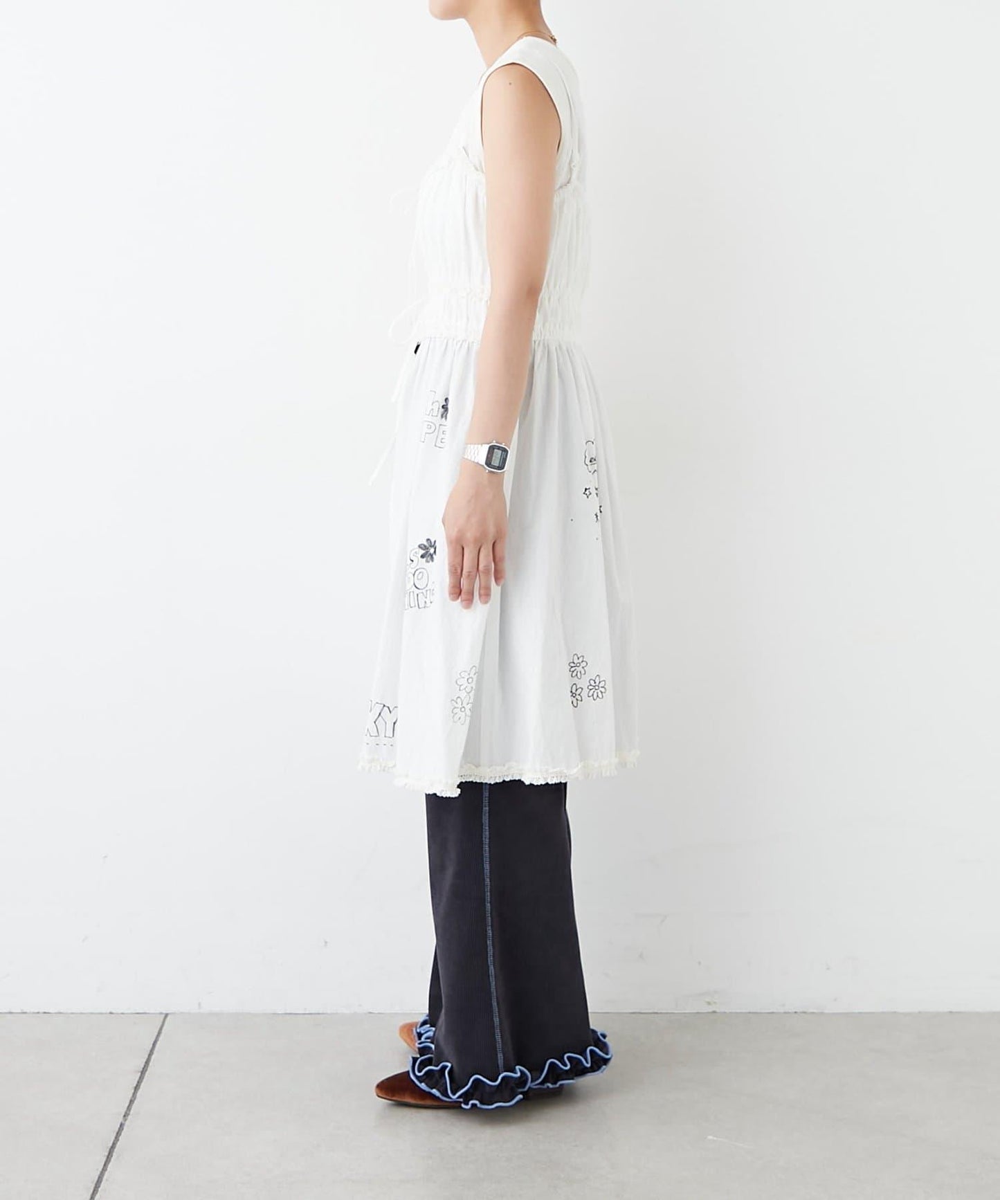 H.S塗鴉風印花蕾絲背心連衣裙