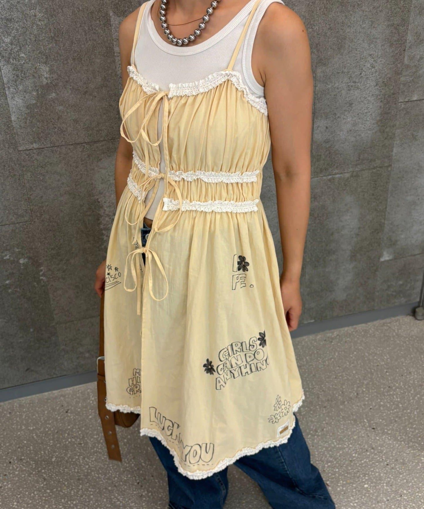 H.S塗鴉風印花蕾絲背心連衣裙