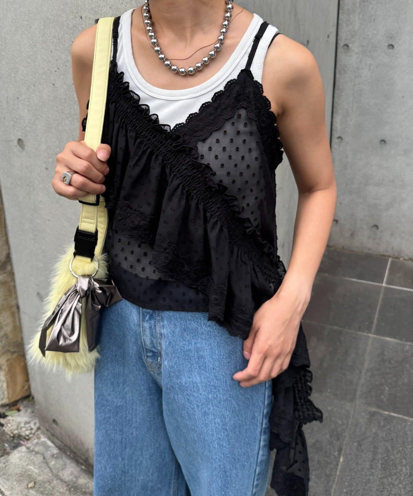 H.S不對稱荷葉邊圓點蕾絲吊帶