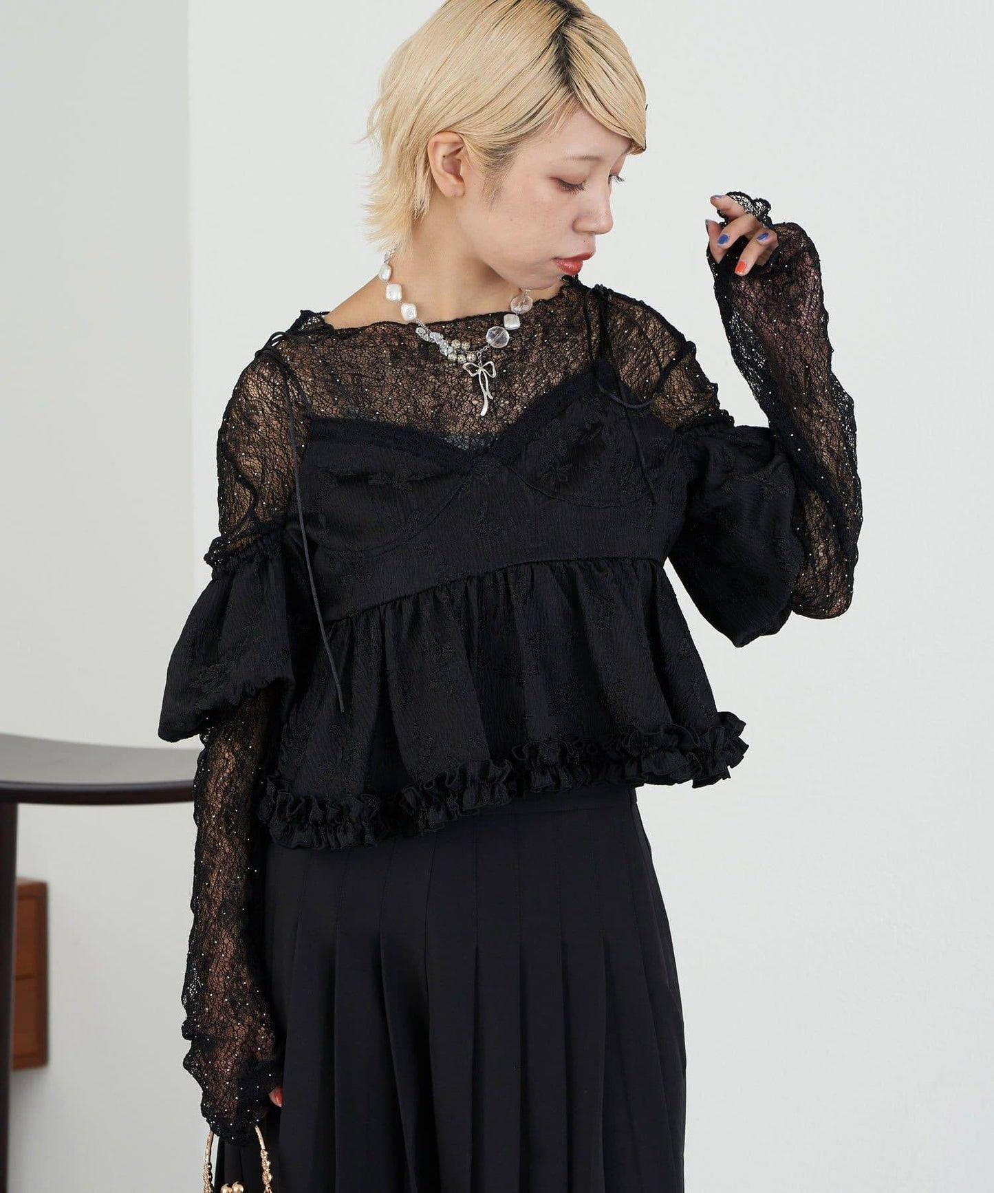 【Ciaopanic】【Lumé】一字肩荷葉邊吊帶上衣