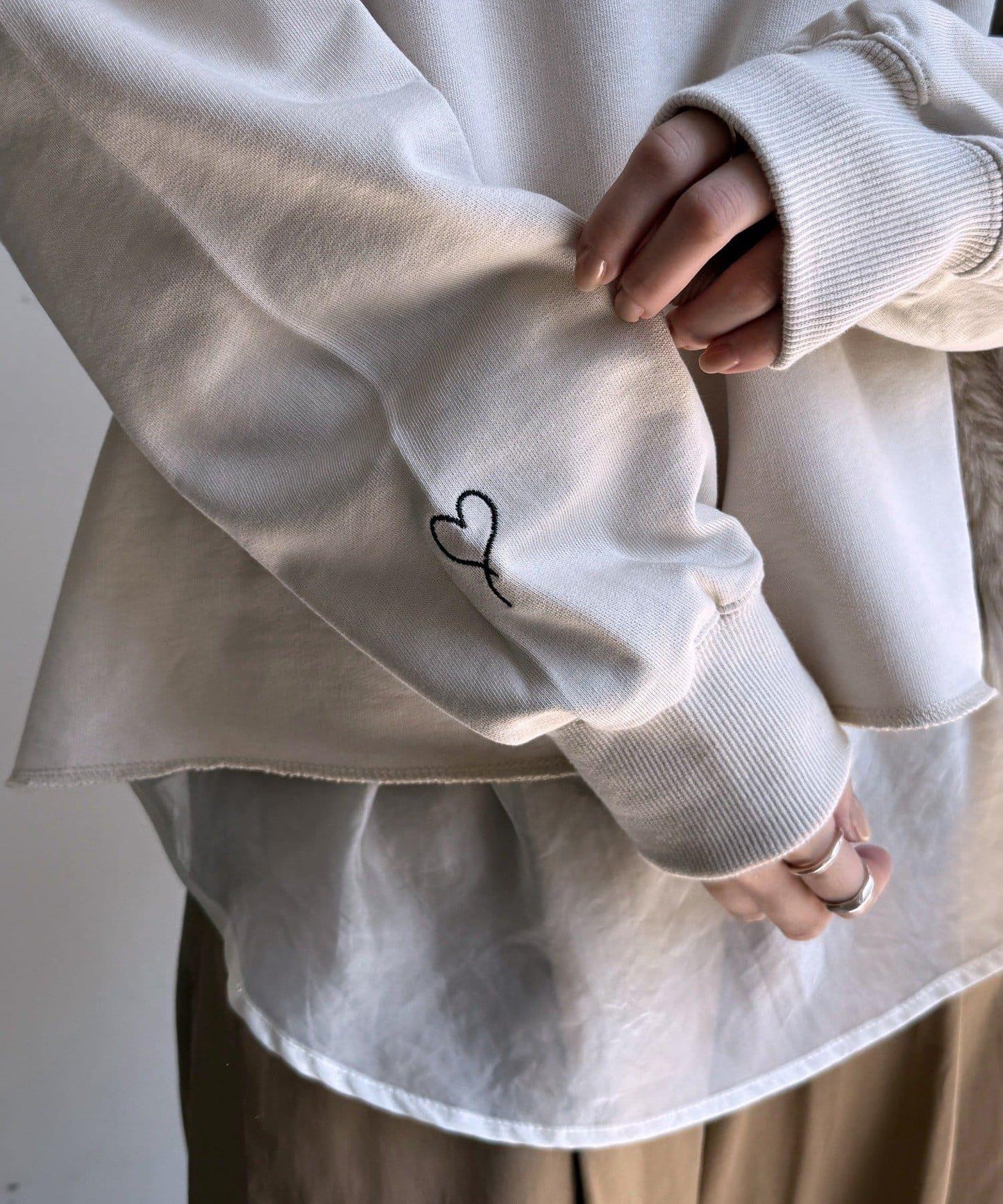 背部刺繡深V領衛衣+背心套裝
