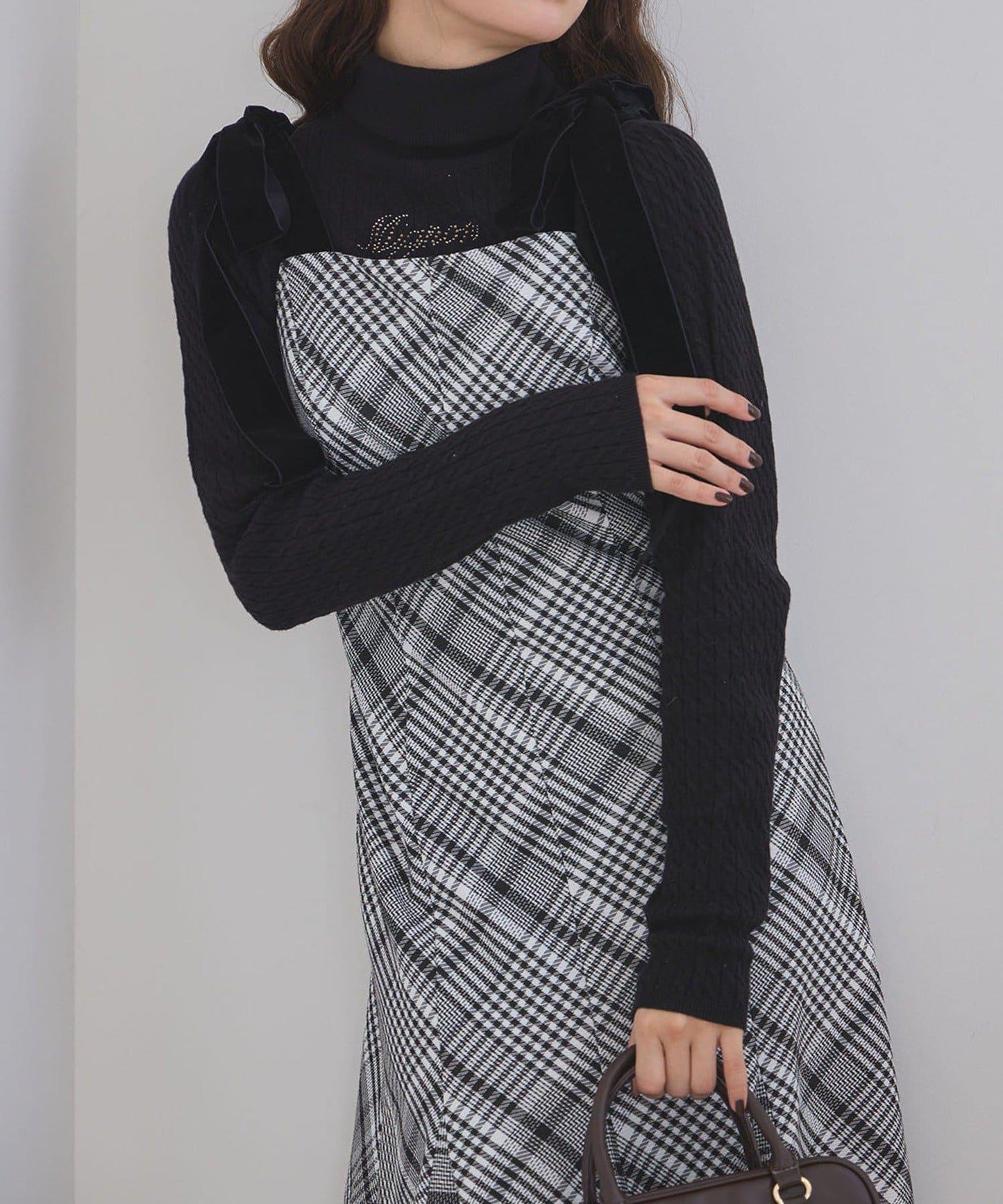 【一個接一個】蝴蝶結吊帶連衣裙