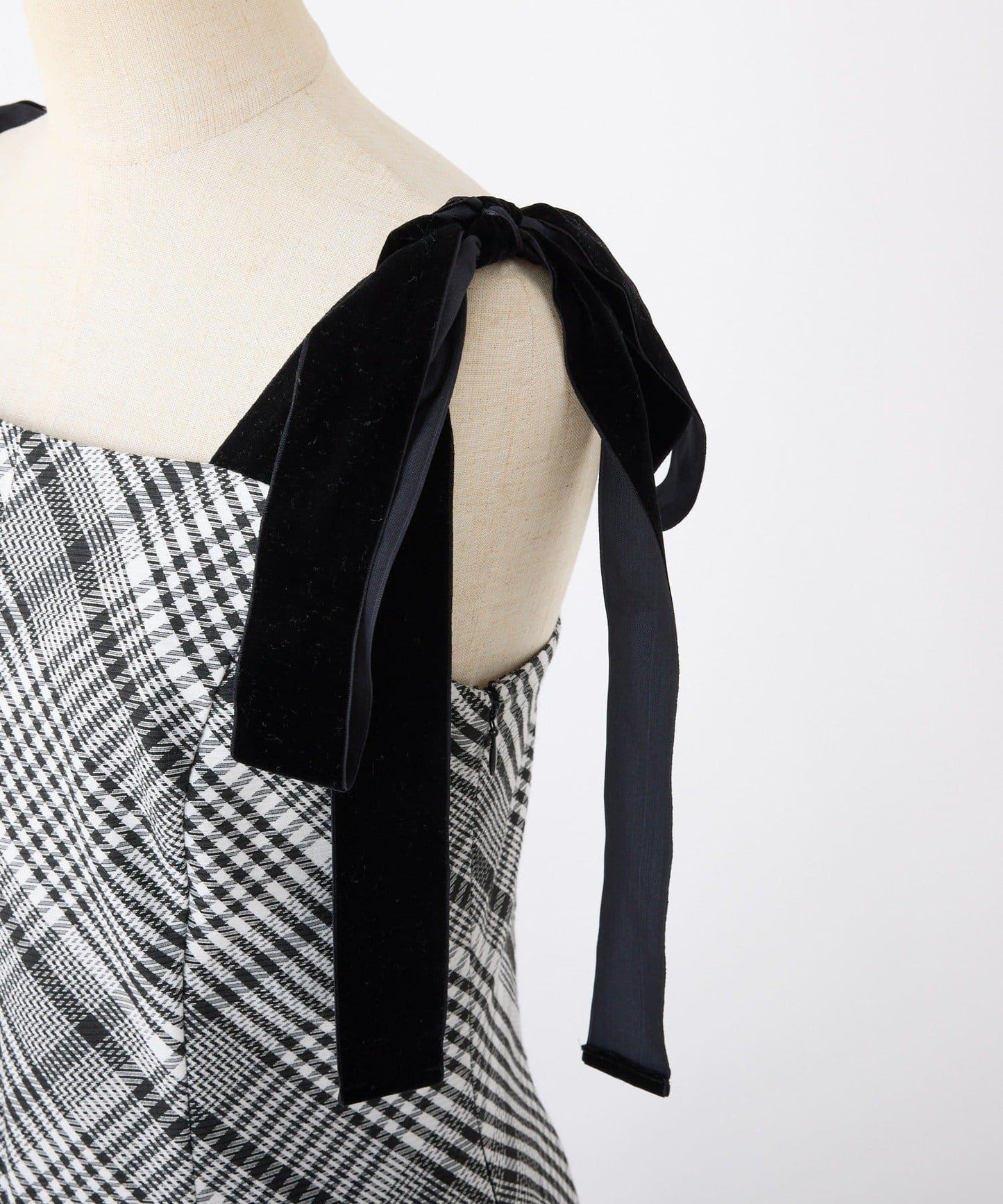 【一個接一個】蝴蝶結吊帶連衣裙