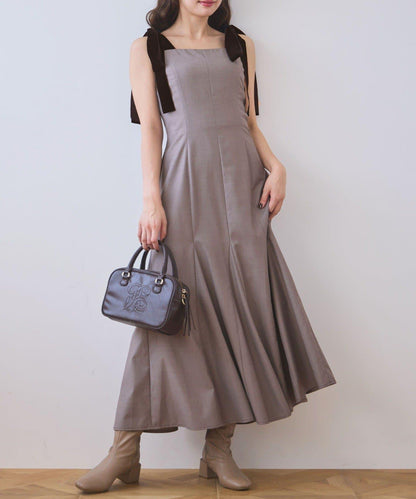 【一個接一個】蝴蝶結吊帶連衣裙