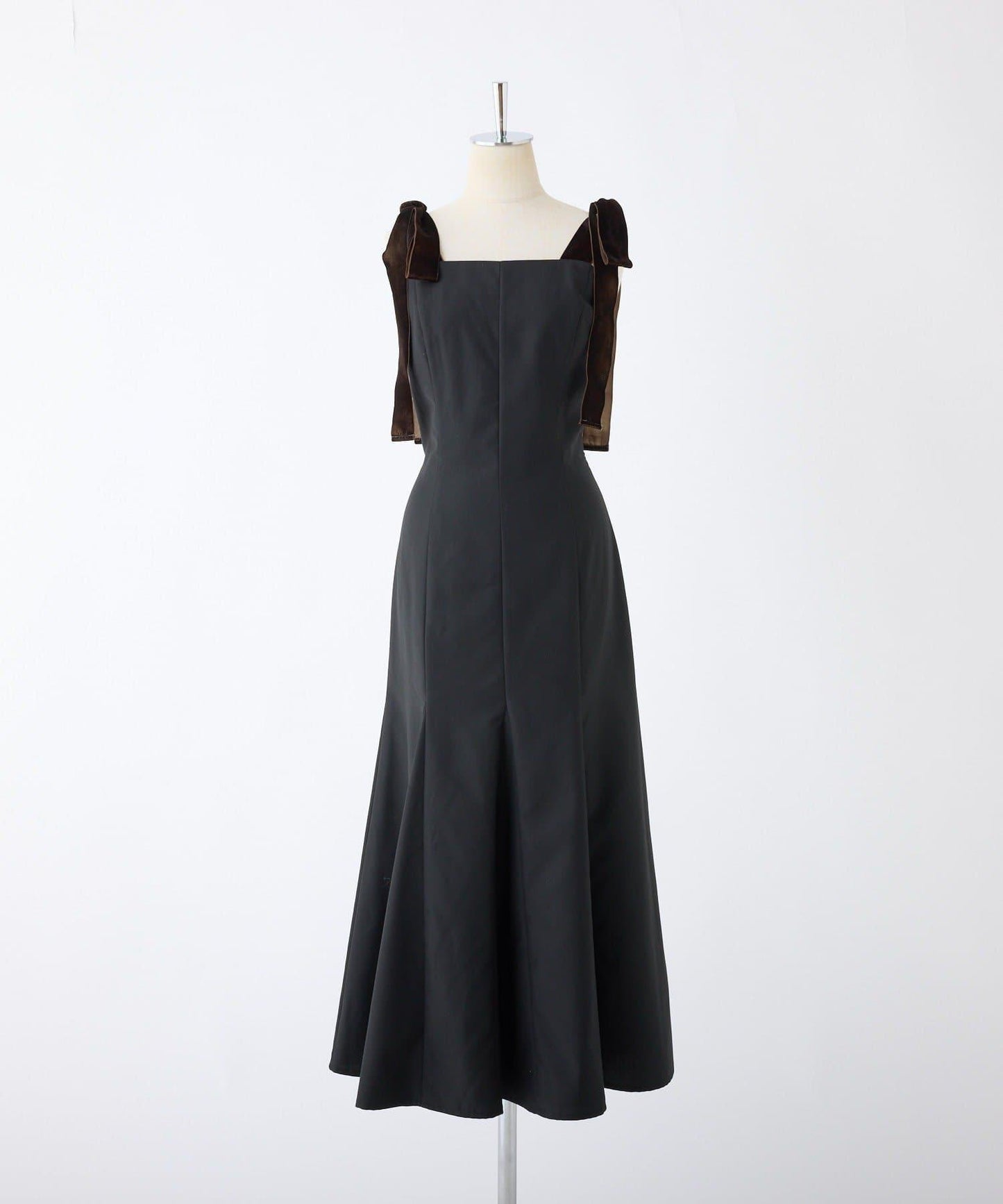 【一個接一個】蝴蝶結吊帶連衣裙