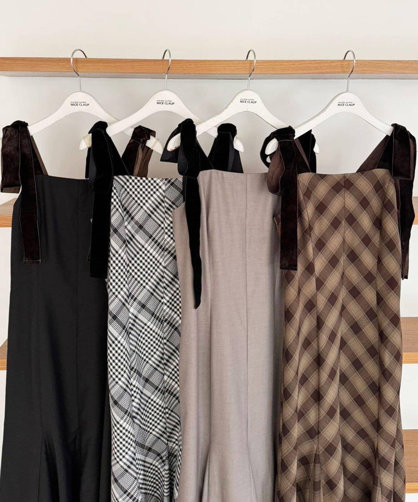 【一個接一個】蝴蝶結吊帶連衣裙