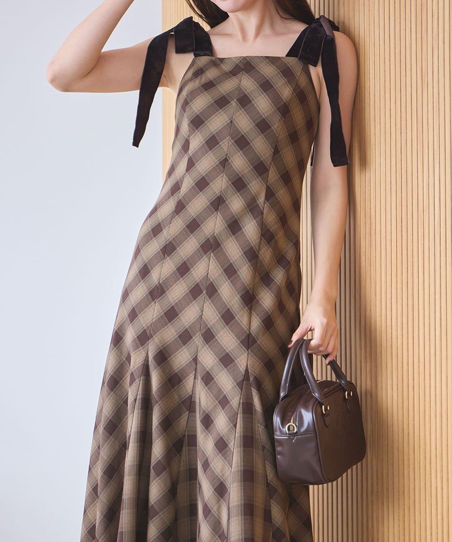 【一個接一個】蝴蝶結吊帶連衣裙