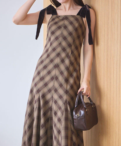 【一個接一個】蝴蝶結吊帶連衣裙