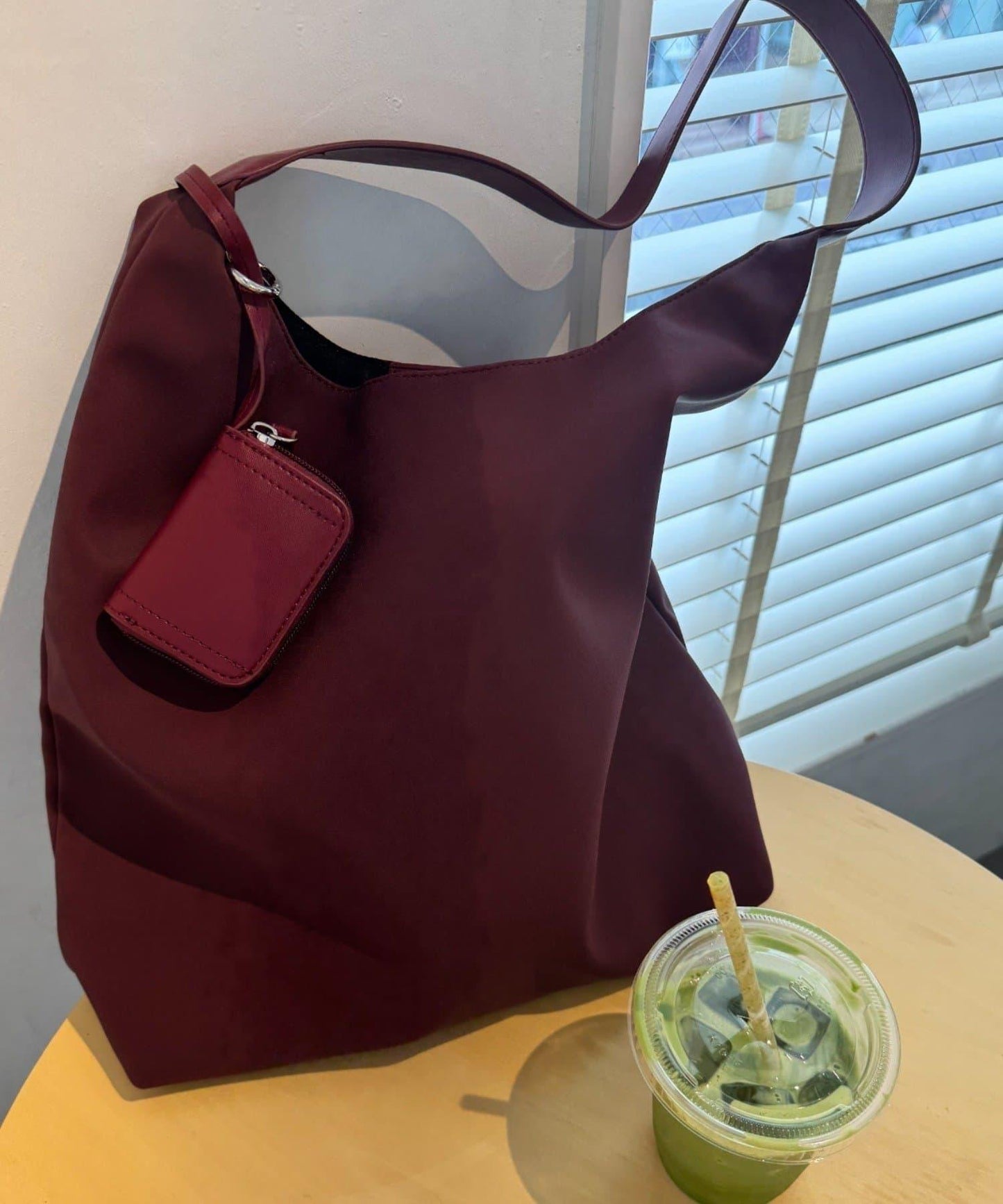 帶掛件的A4尺寸手提包