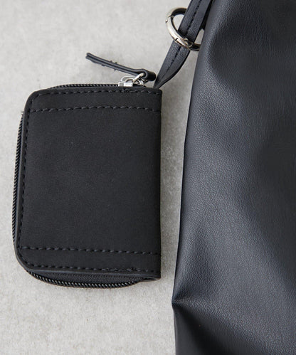 帶掛件的A4尺寸手提包