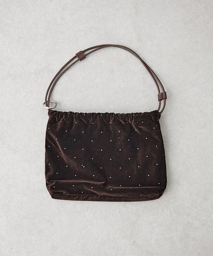 帶卡拉賓的絨面鉚釘束口袋