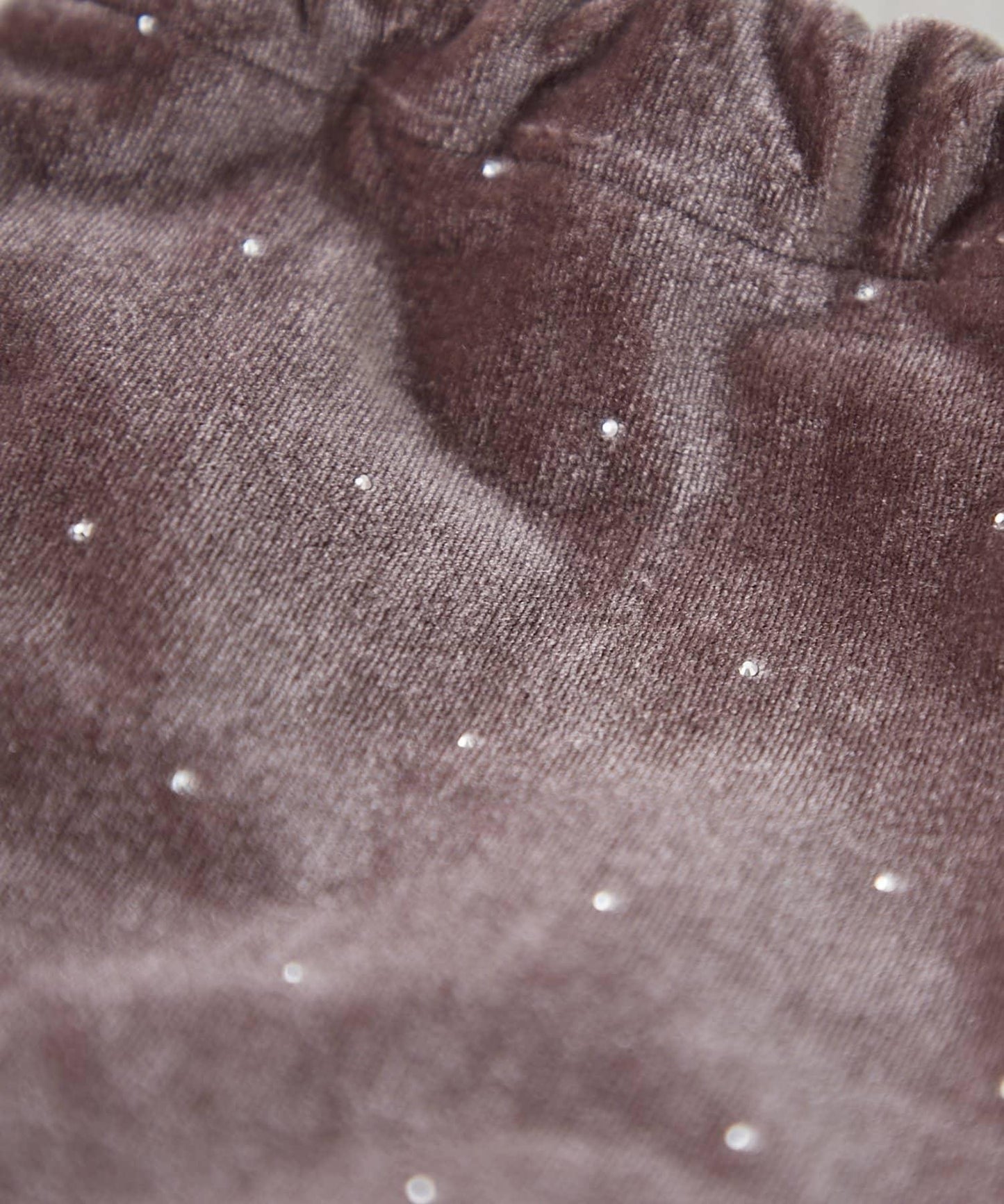 帶卡拉賓的絨面鉚釘束口袋