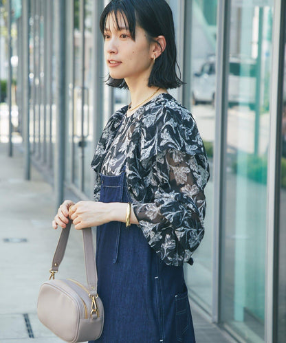 《充滿女性氣息》花朵織物蝙蝠袖襯衫