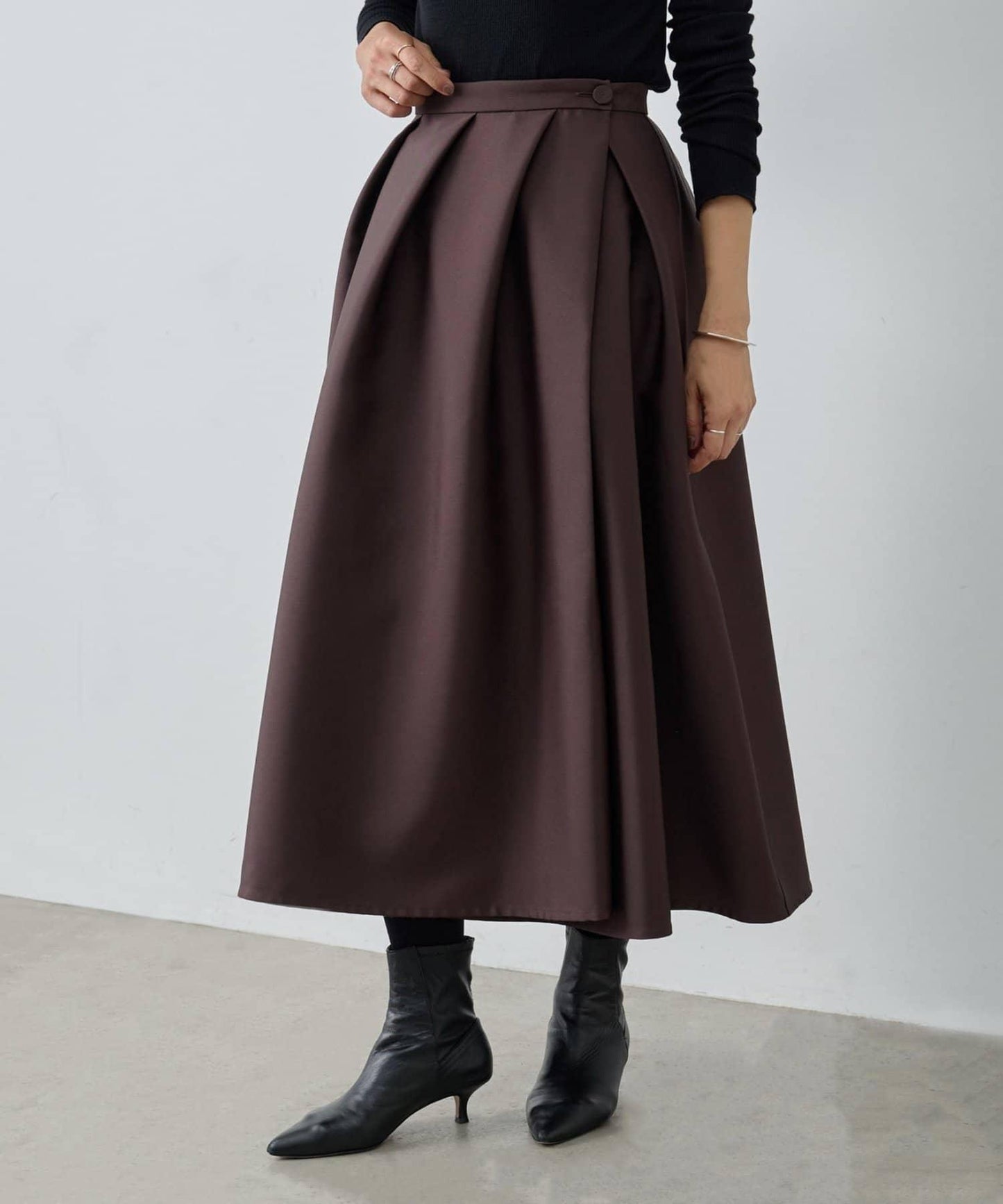 8月3日（週日）12點《15 quinze》雙面緞面半身裙