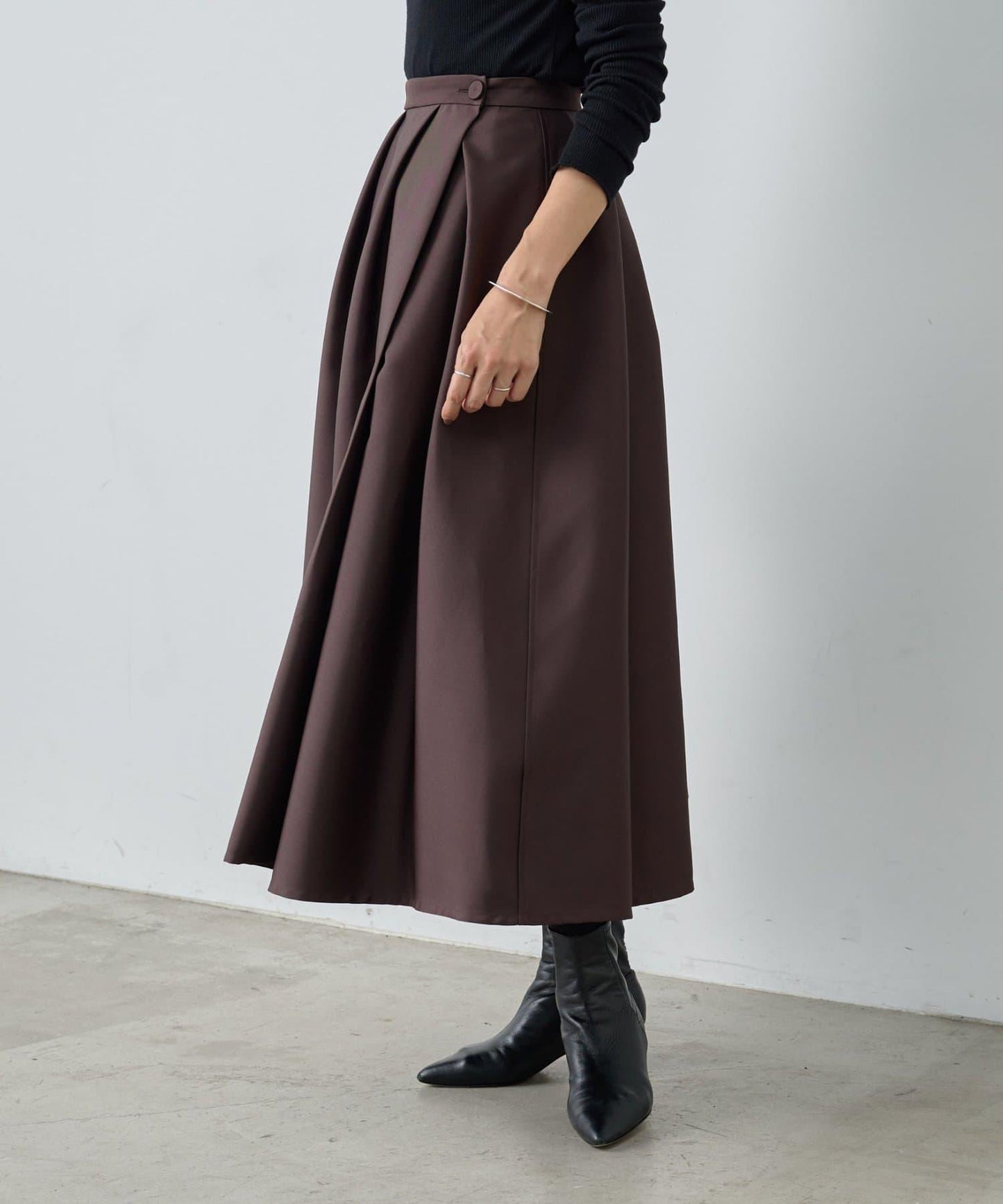 8月3日（週日）12點《15 quinze》雙面緞面半身裙