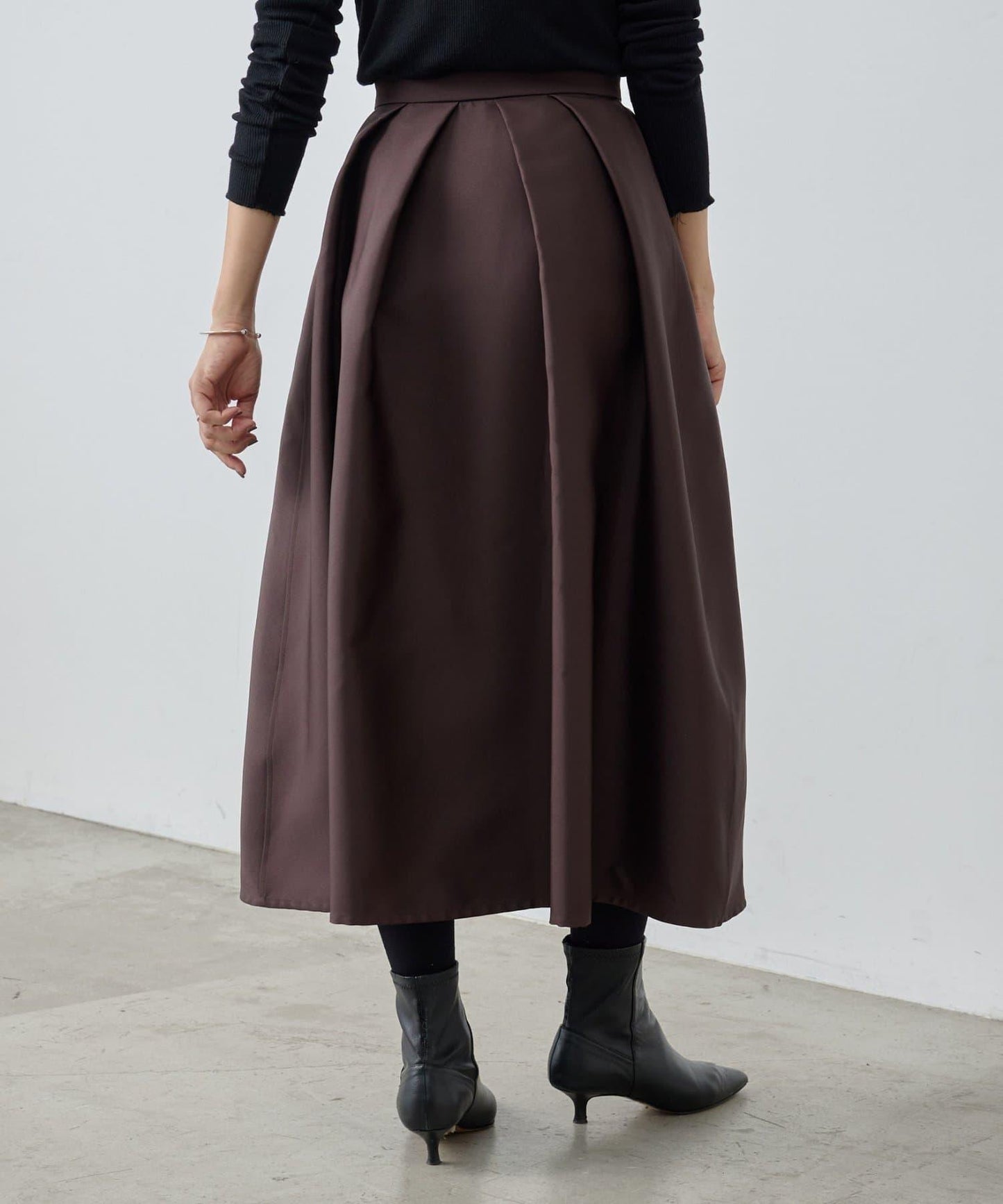 8月3日（週日）12點《15 quinze》雙面緞面半身裙