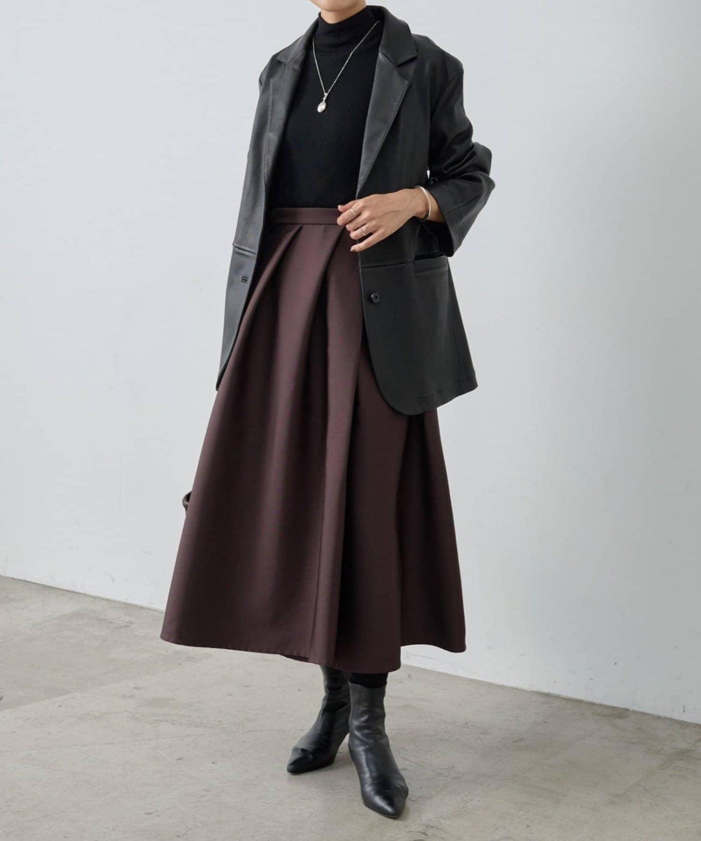 8月3日（週日）12點《15 quinze》雙面緞面半身裙