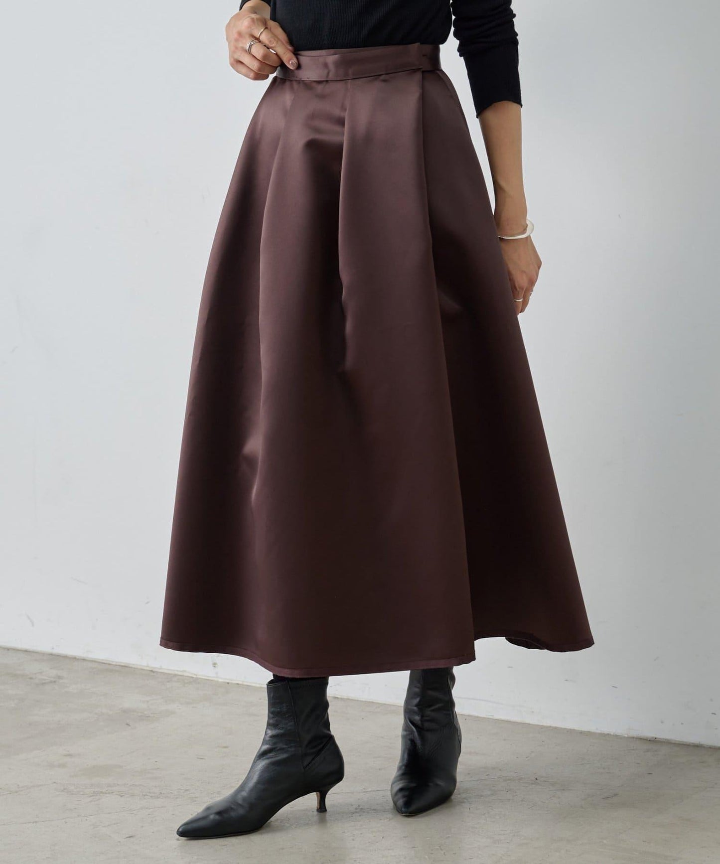 8月3日（週日）12點《15 quinze》雙面緞面半身裙