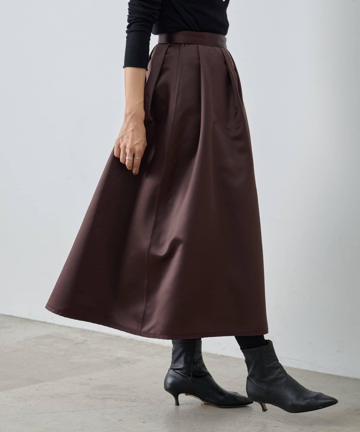 8月3日（週日）12點《15 quinze》雙面緞面半身裙