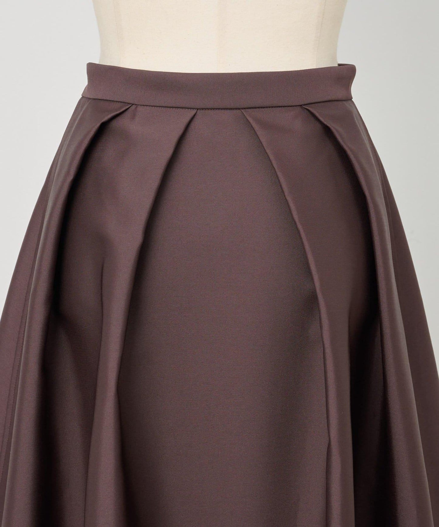 8月3日（週日）12點《15 quinze》雙面緞面半身裙