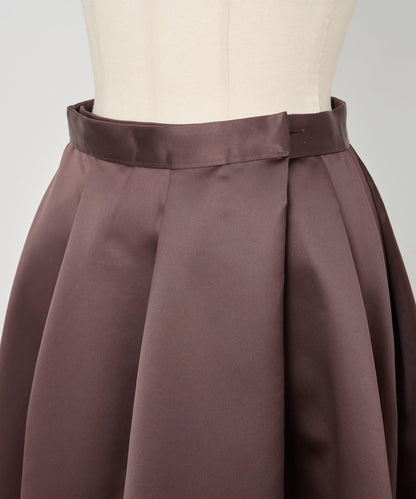 8月3日（週日）12點《15 quinze》雙面緞面半身裙