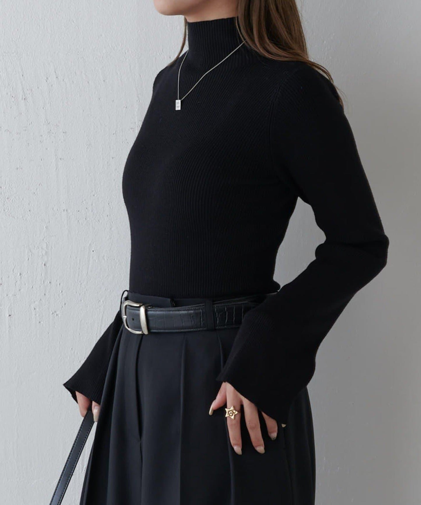 喇叭袖修身高領針織衫