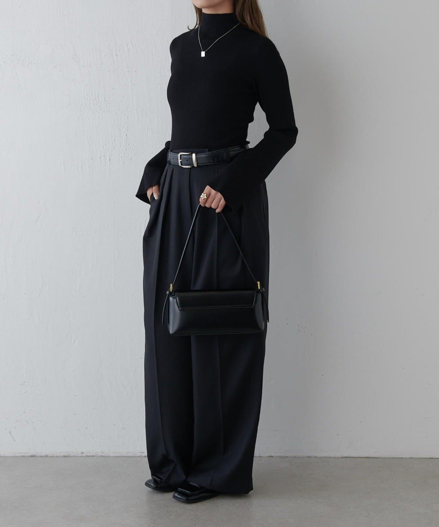 喇叭袖修身高領針織衫