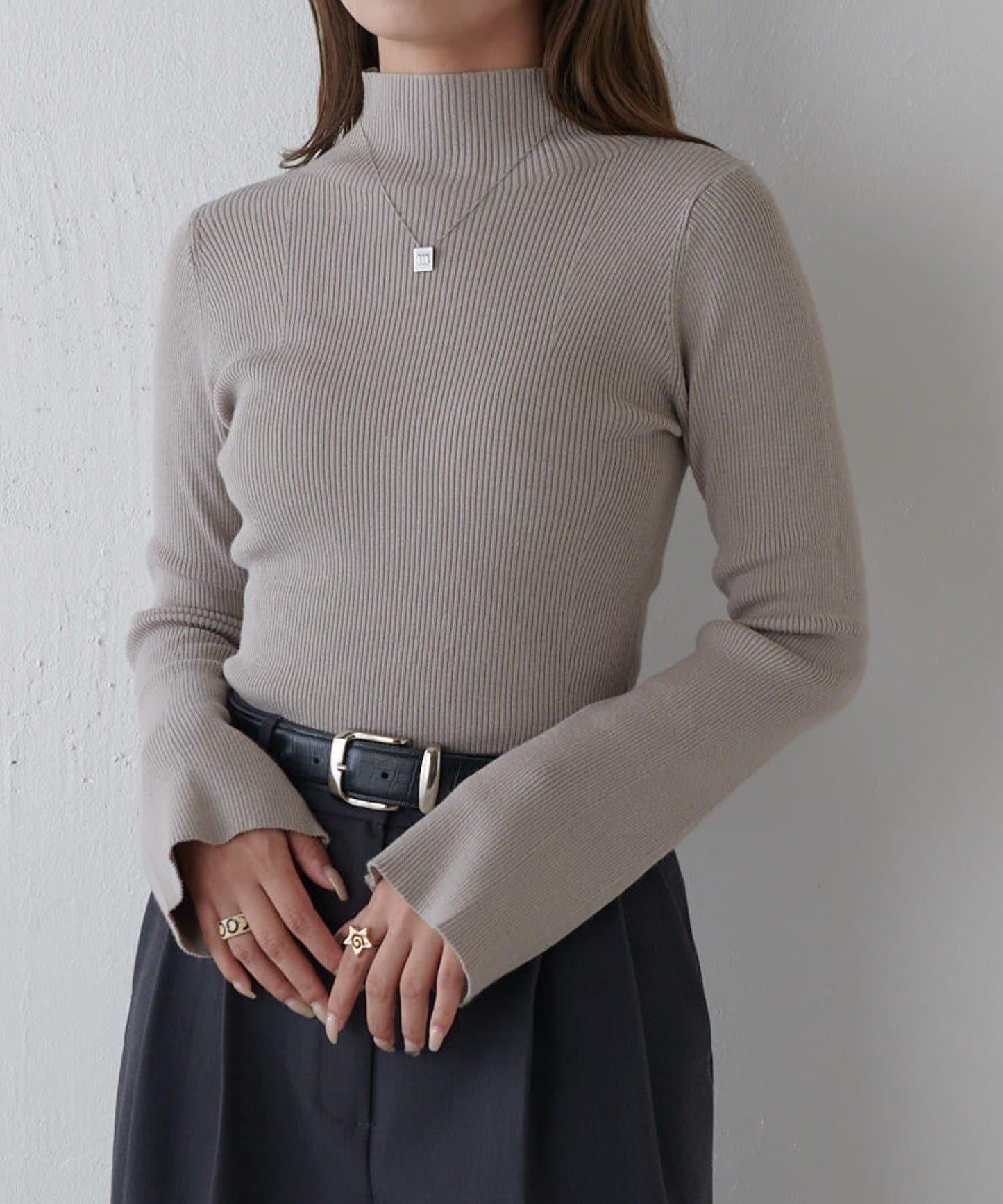 喇叭袖修身高領針織衫