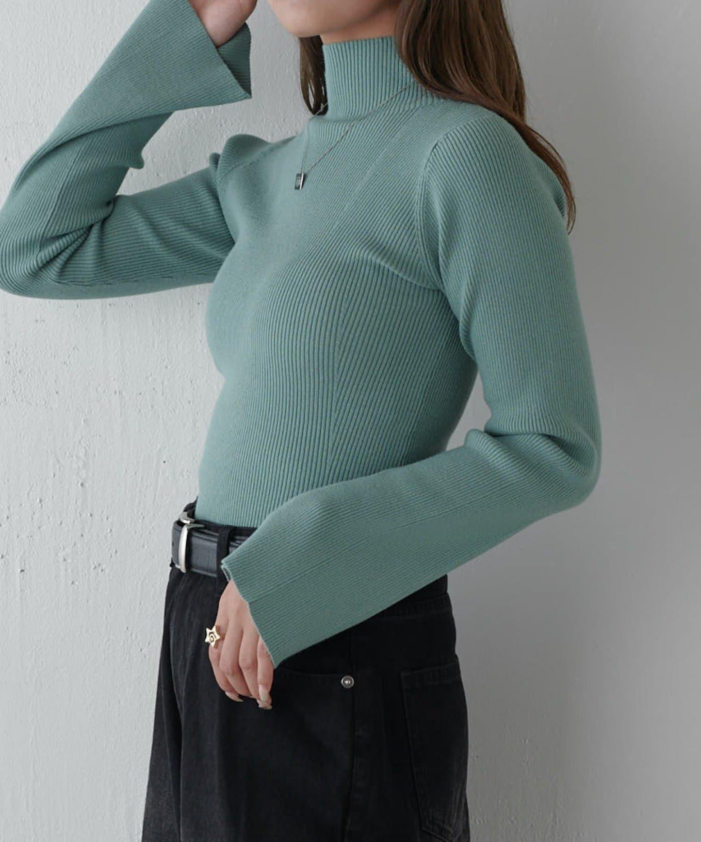 喇叭袖修身高領針織衫