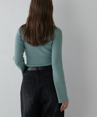 喇叭袖修身高領針織衫