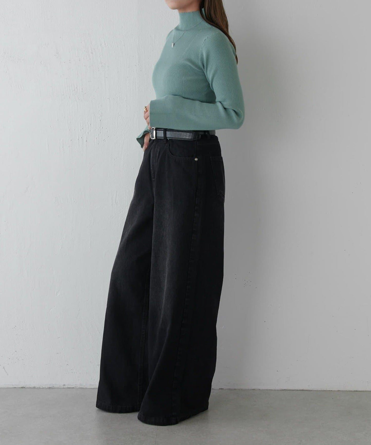 喇叭袖修身高領針織衫