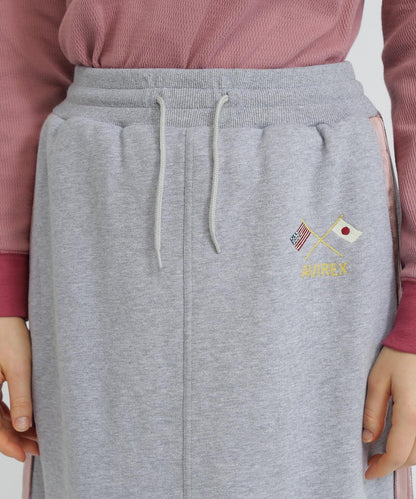 《SOUVENIR COLLECTION》女士緞面拼接棒球夾克半身裙