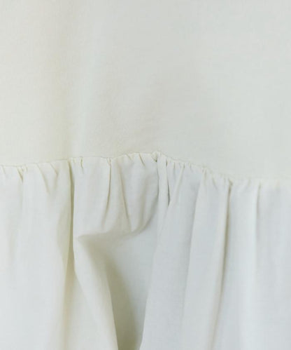 水洗工藝荷葉邊長袖上衣