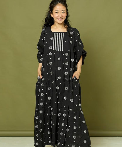 亮片刺繡月亮與星星連衣裙