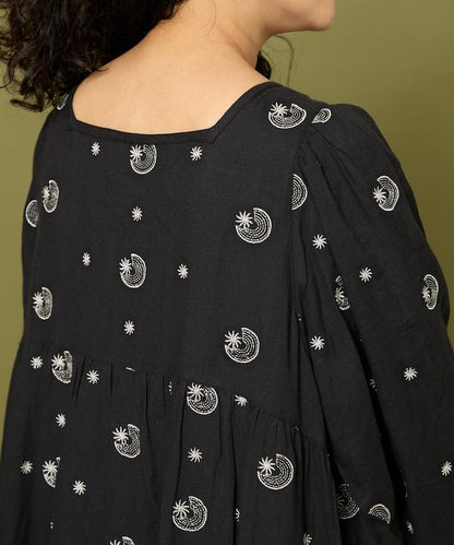 亮片刺繡月亮與星星連衣裙