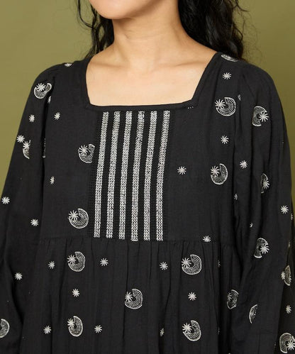 亮片刺繡月亮與星星連衣裙