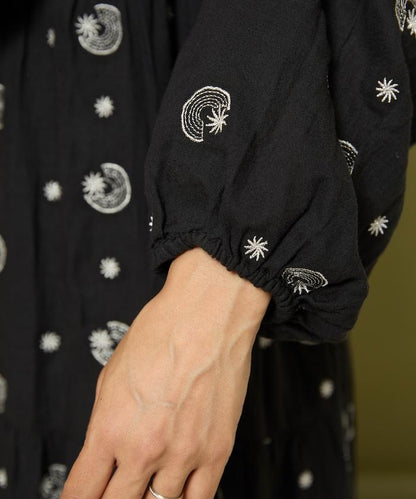 亮片刺繡月亮與星星連衣裙