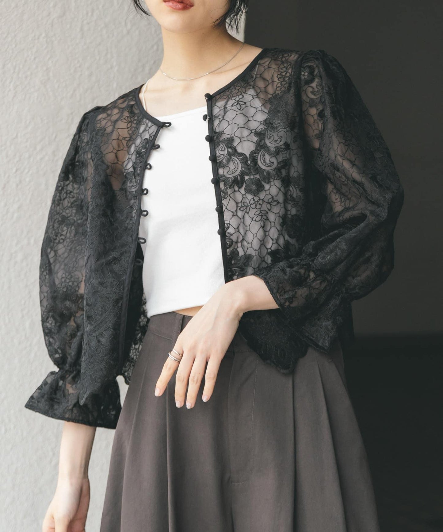 歐根紗刺繡短款襯衫